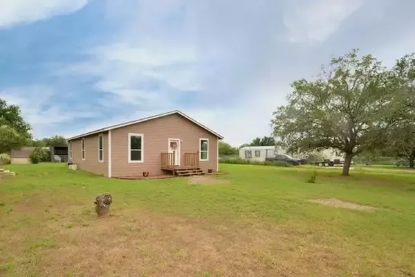 Exterior of 245 Crosslake Dr in Pleasanton, Texas