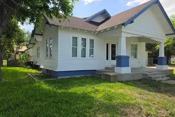Exterior of 101 N N Hackberry in Moulton, Texas